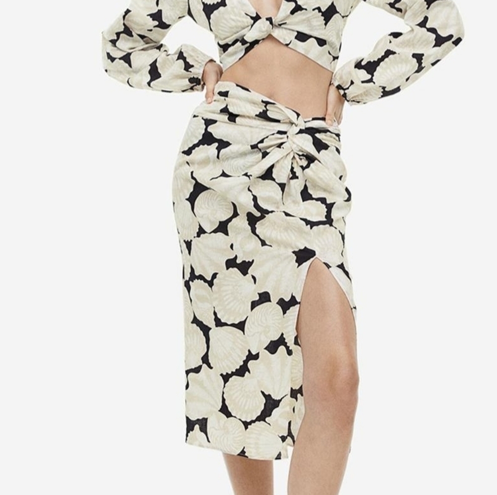 H&M Linen Blend Seashell Skirt Size 10 Black Cream